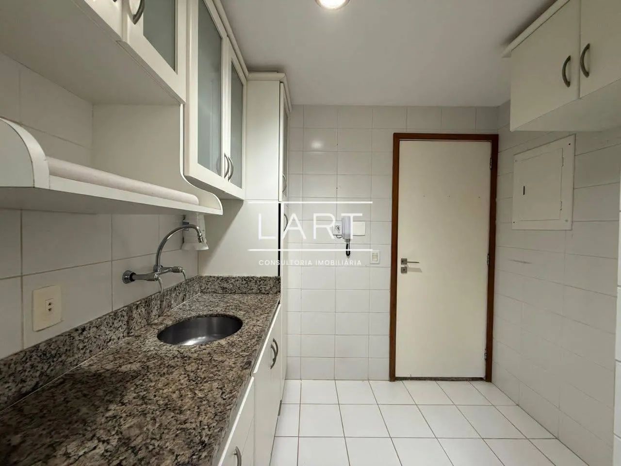 Apartamento de 3 quartos em condomínio com piscina — photo 22