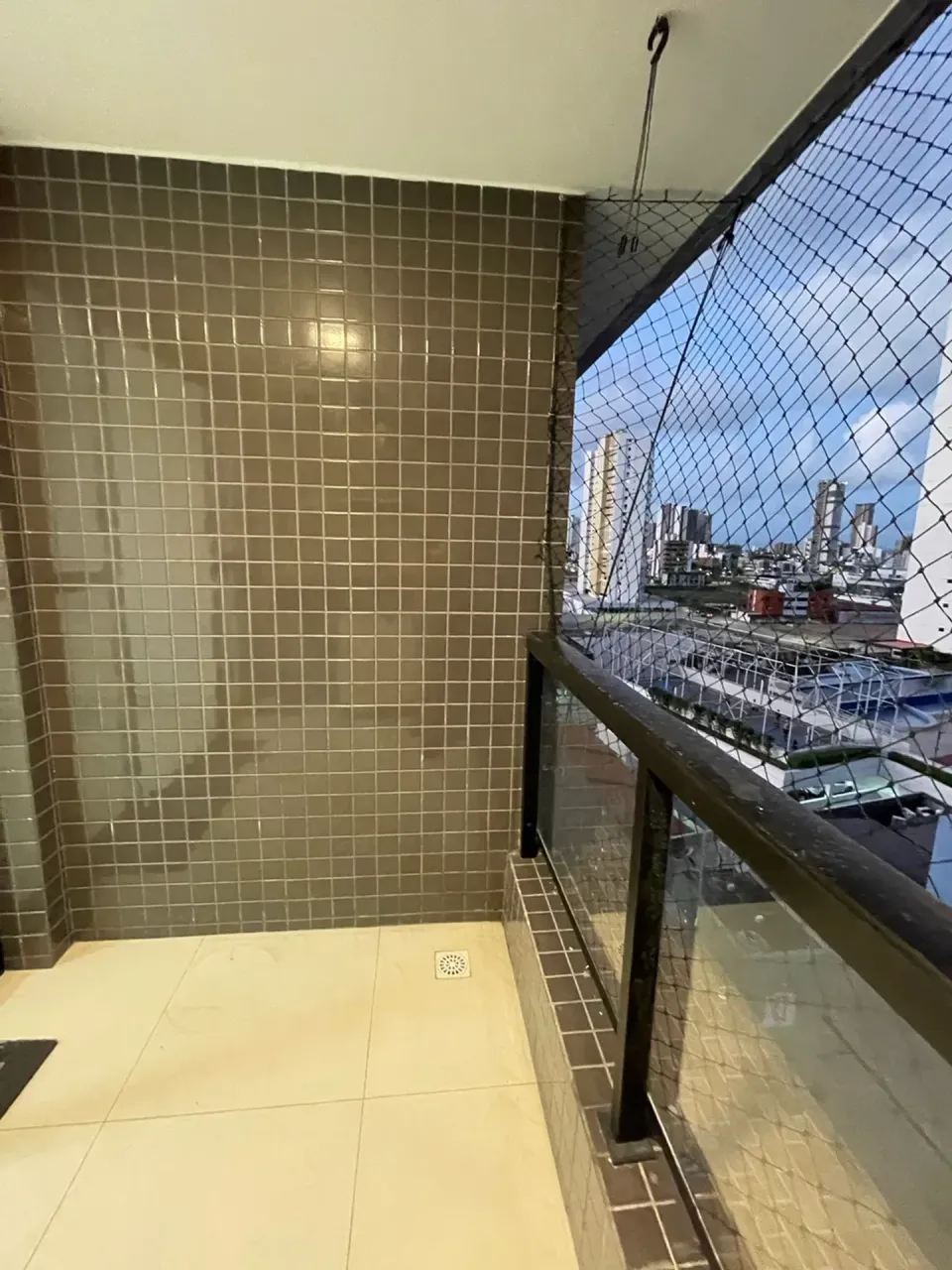 3-bedroom apartment with a grill on the balcony — photo 10