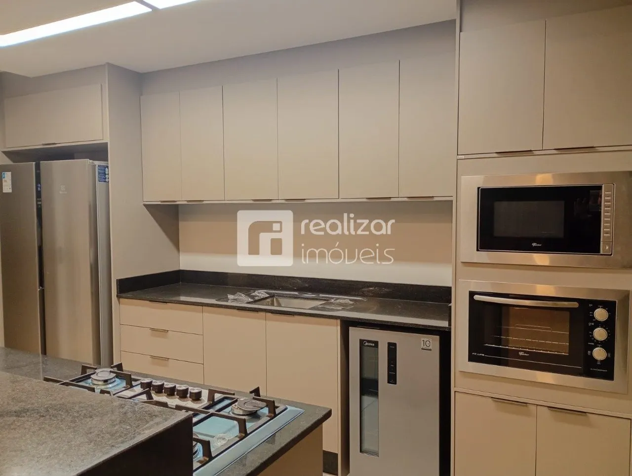 Dishwasher in a 3-bedroom house, 296 m² — photo 35