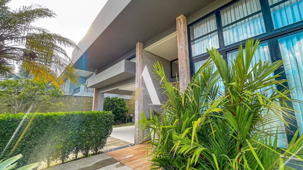 Furnished linear house with 4 en-suites and a gas open kitchen — photo 12