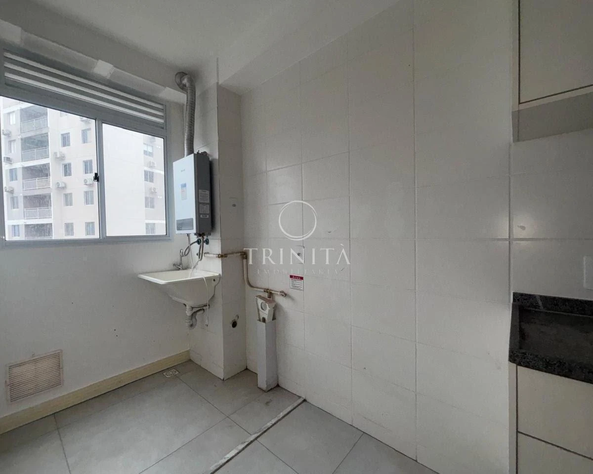 2-bedroom apartment with a mountain view — photo 13