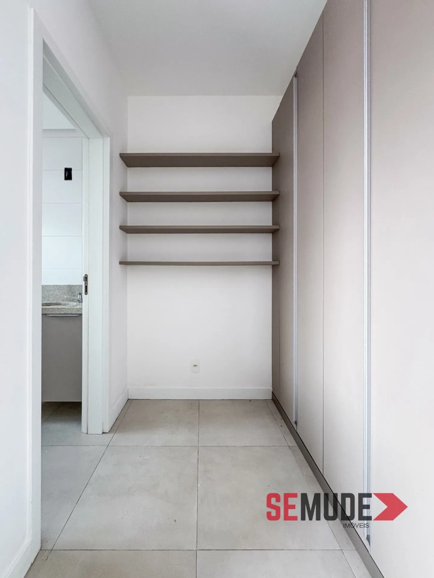 Apartamento mobiliado de 1 dormitório com cozinha integrada — photo 26