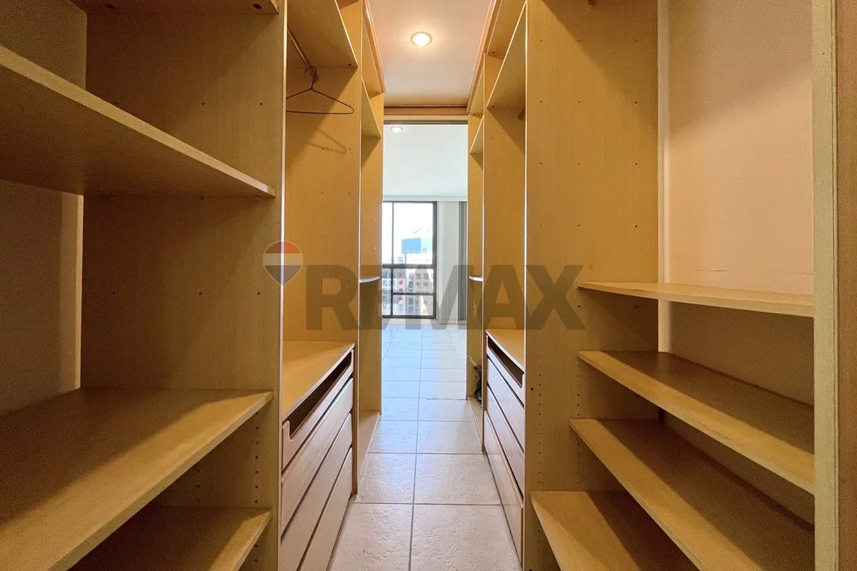 Duplex penthouse with 3 en-suite bedrooms and 200 m² — photo 25