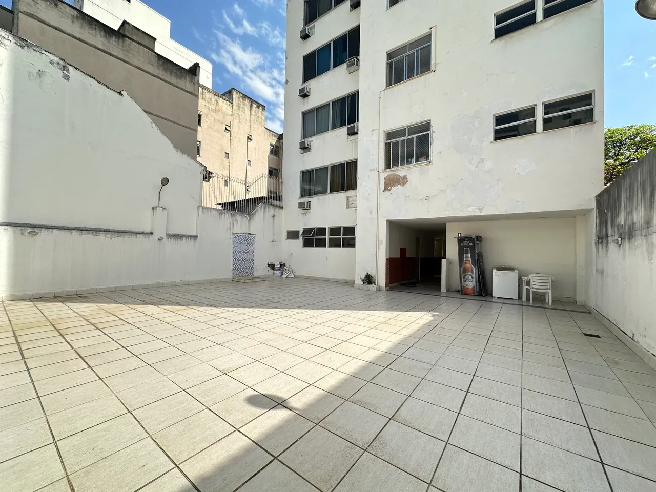 4-bedroom apartment with a mountain view — photo 18