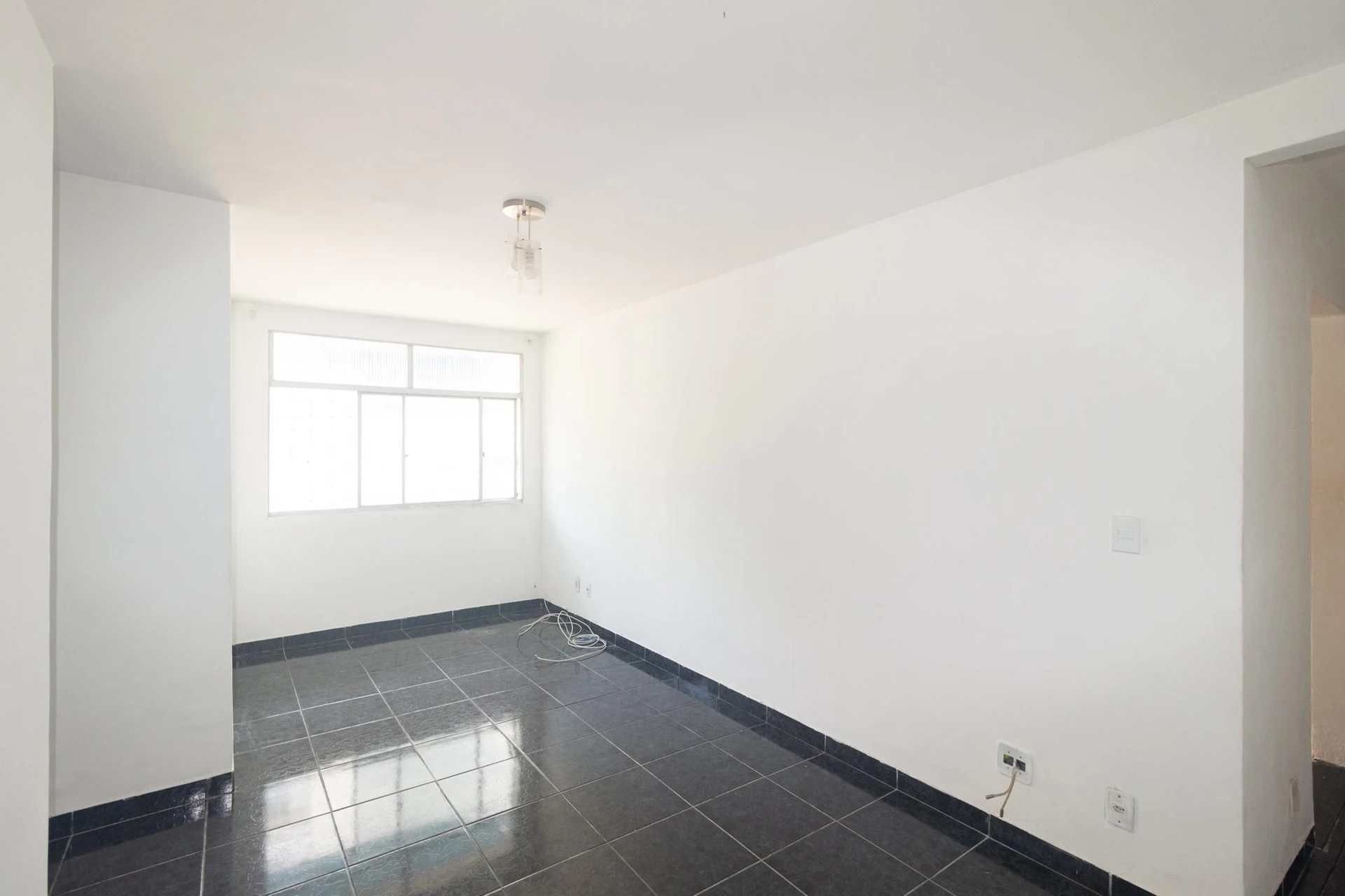 2-bedroom apartment with 1 bath, parking spot, pets ok — photo 14