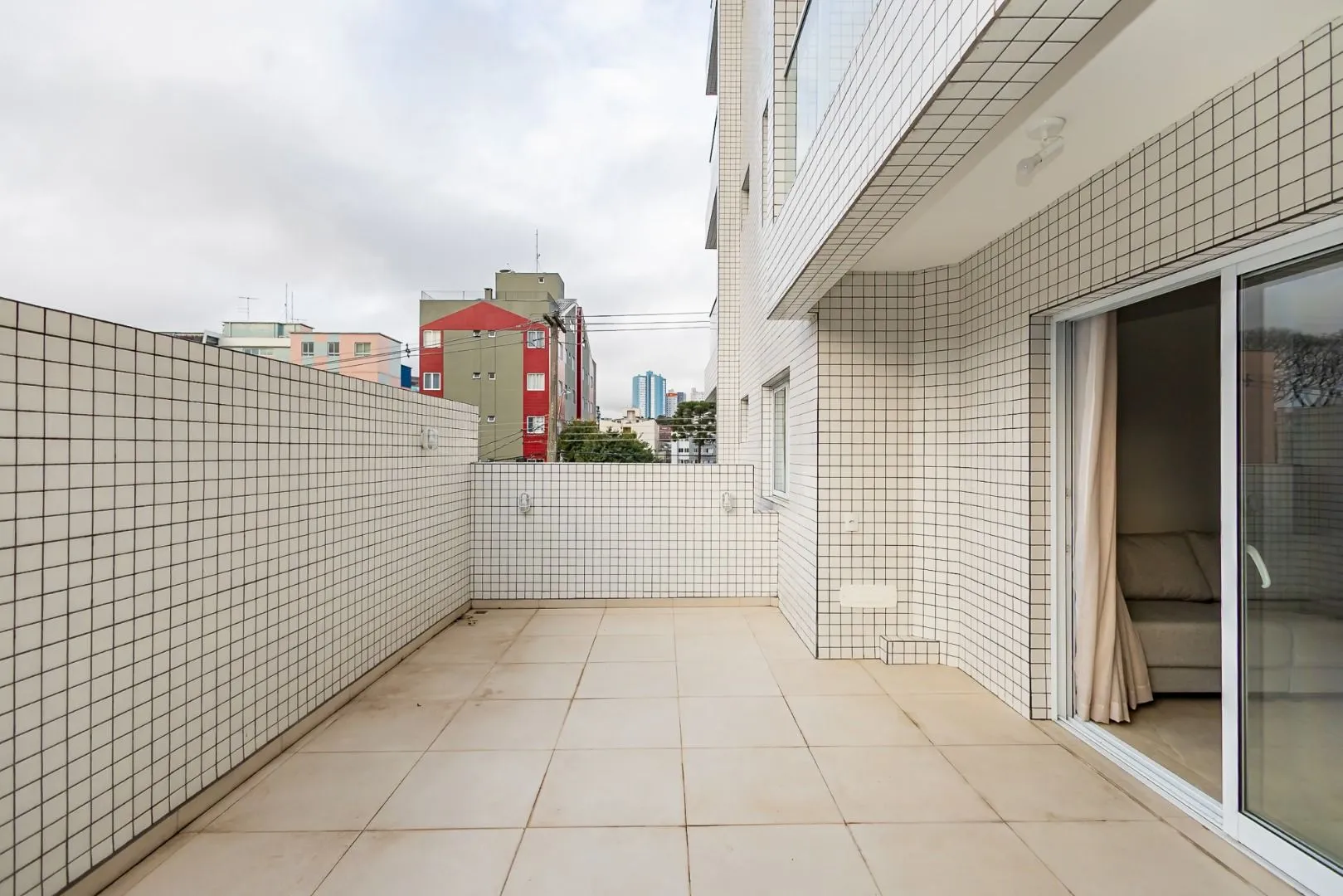 2-bedroom apartment with a washing machine in Curitiba — photo 29