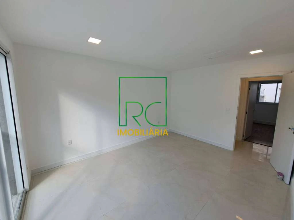 Condominium house with 6 en-suite bedrooms and garden — photo 19