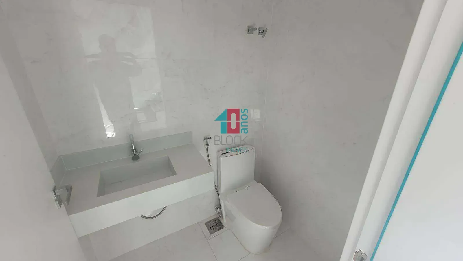 Casa de condomínio com 6 suítes e 9 banheiros — photo 33