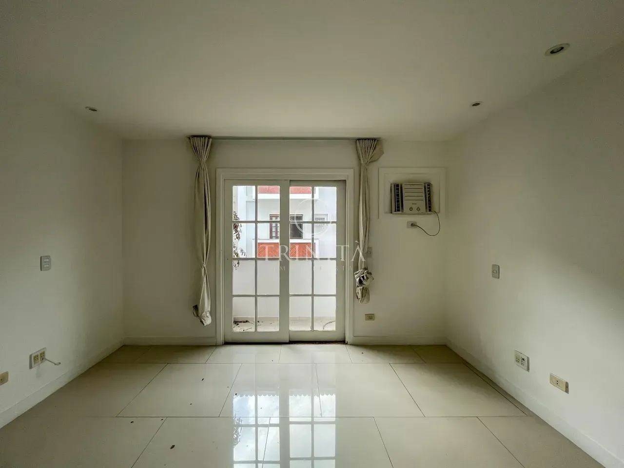 House for rent with 4 bedrooms and 5 bathrooms — photo 4