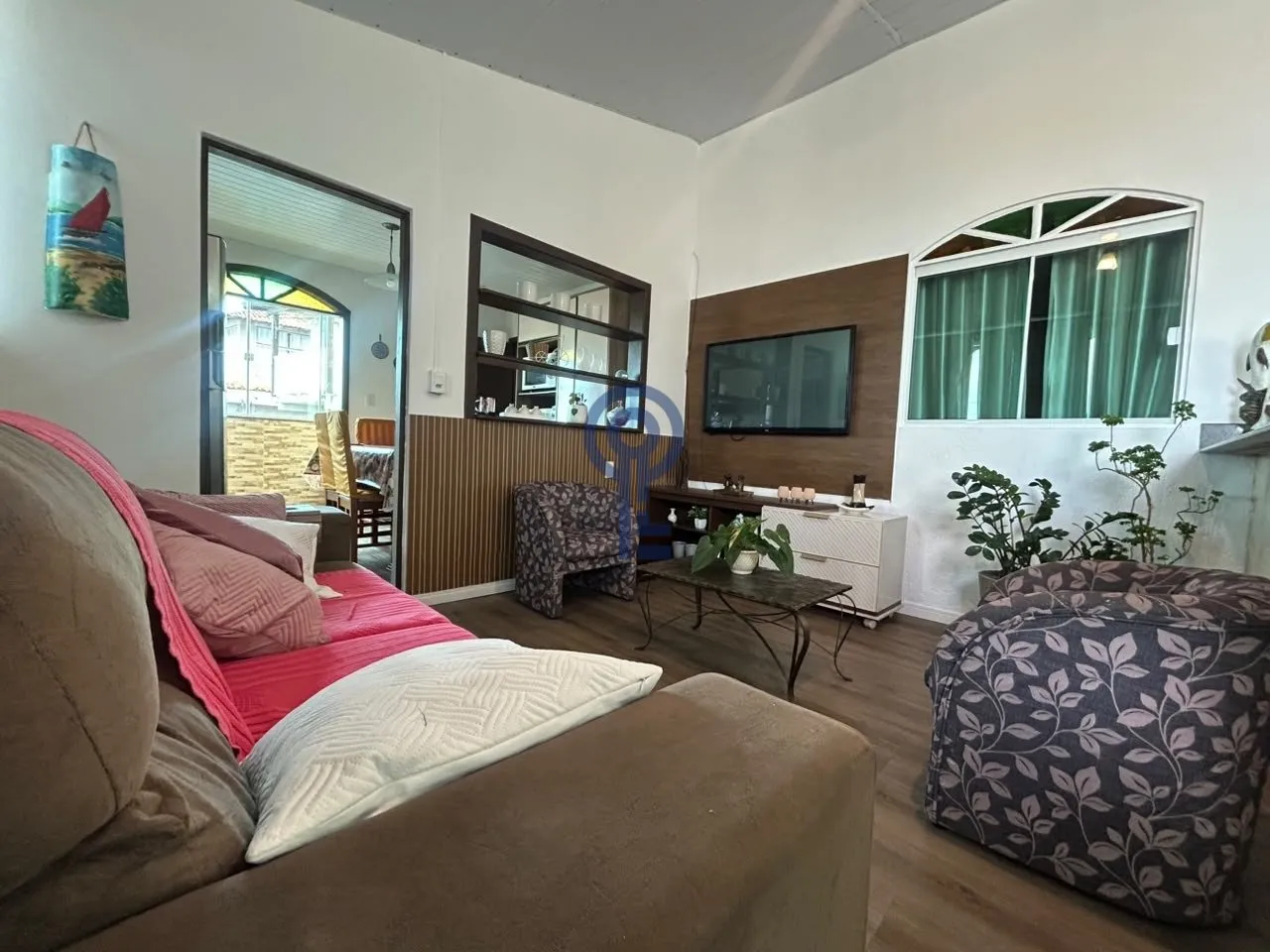 3-bedroom house with a water view in Florianópolis
