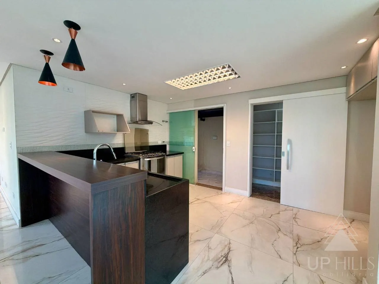 Casa com 3 suítes e cozinha aberta com fogão a gás — photo 7