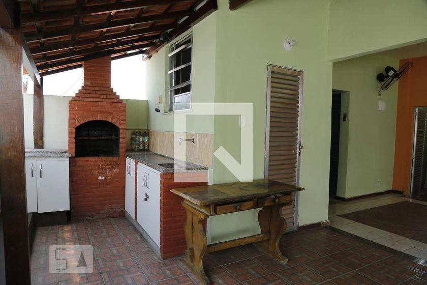 Apartamento de 2 quartos com cozinha separada e 70 m² — photo 11