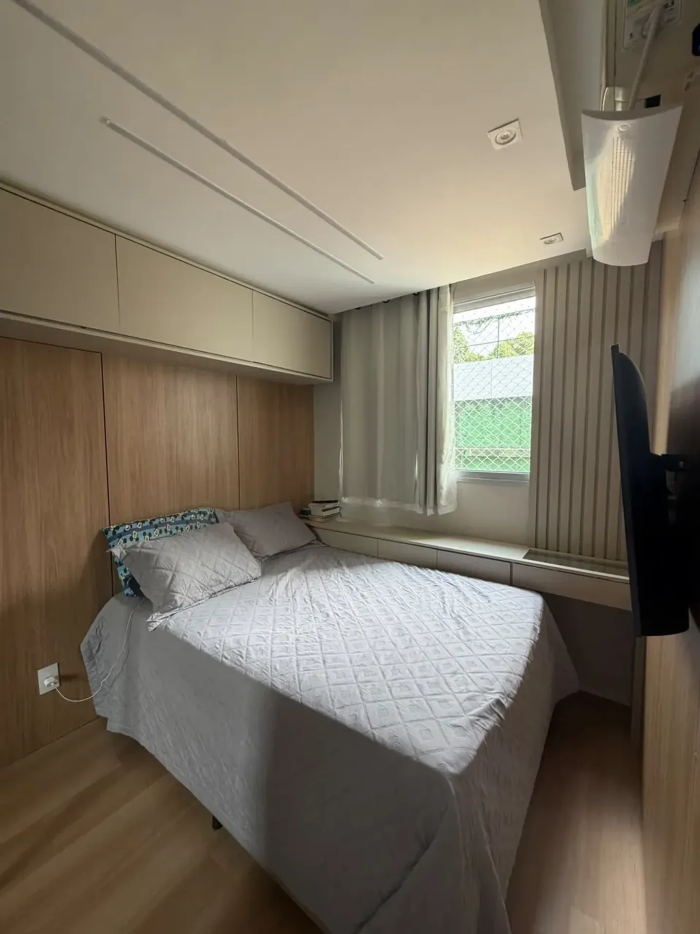 Balcony with a grill in a 2-bedroom apartment, 51 m² — photo 14