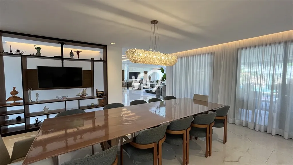 Furnished house with 5 bedrooms and an open-plan kitchen — photo 5