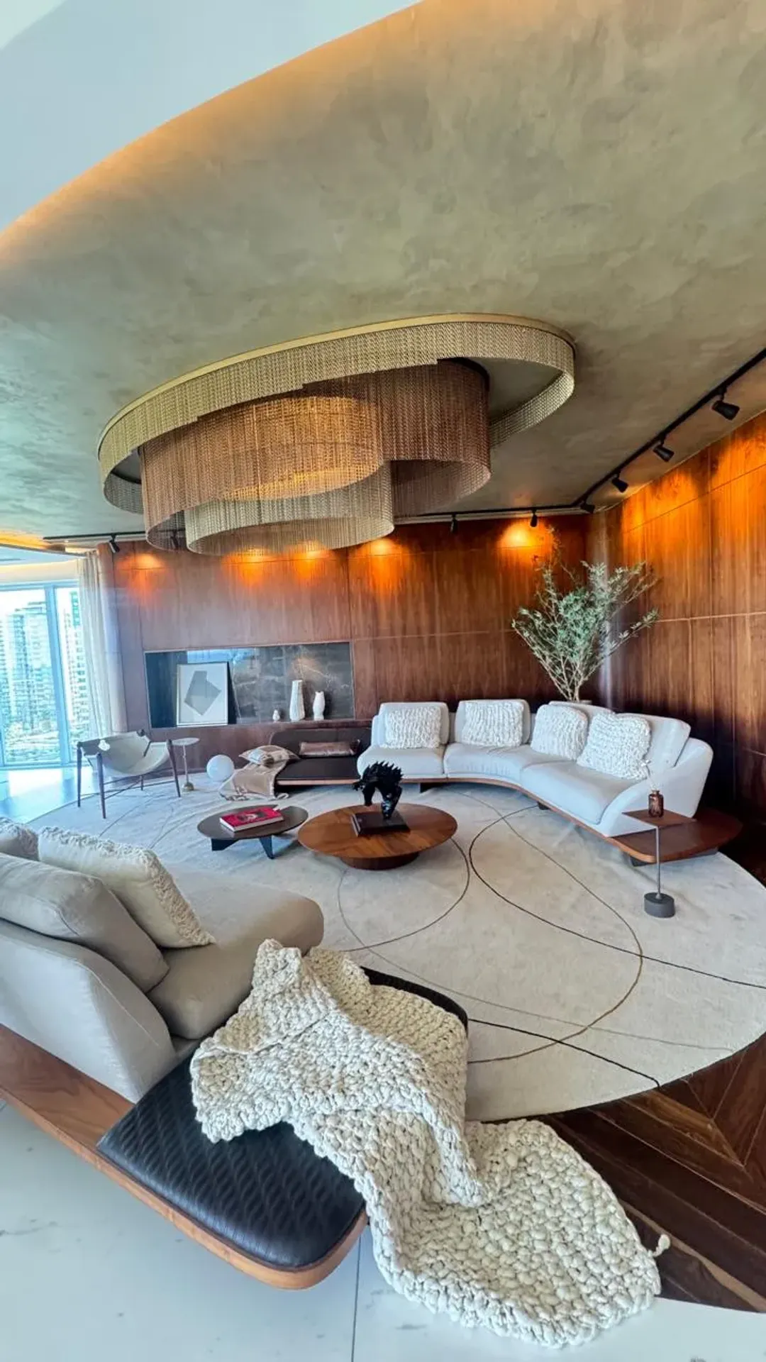 Квартира 650 м² з 4 спальнями з ванними та приватним садом — photo 4