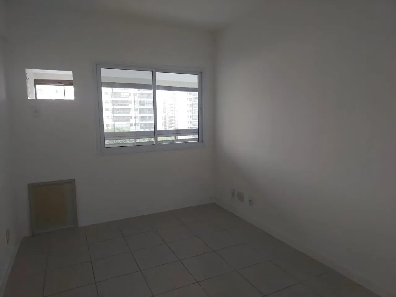 4-bedroom apartment 150 m² with enclosed balcony — photo 3