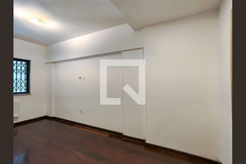 Rental house with 5 bedrooms and a balcony — photo 20