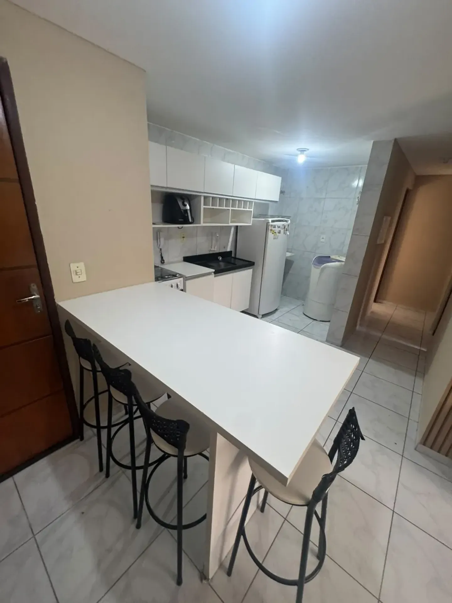 Furnished 2-bedroom apartment with american kitchen — photo 2