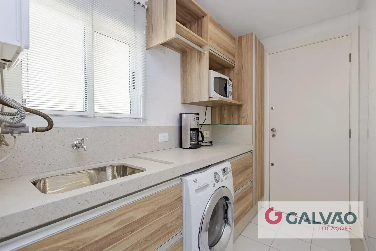 Квартира 185 м² з панорамними вікнами та заскленим балконом — photo 17