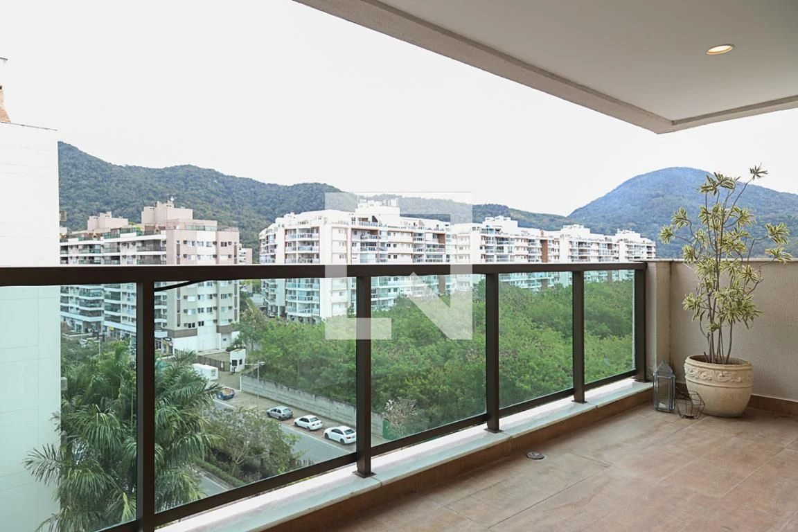 Rental apartment with 3 bedrooms and 1 en-suite