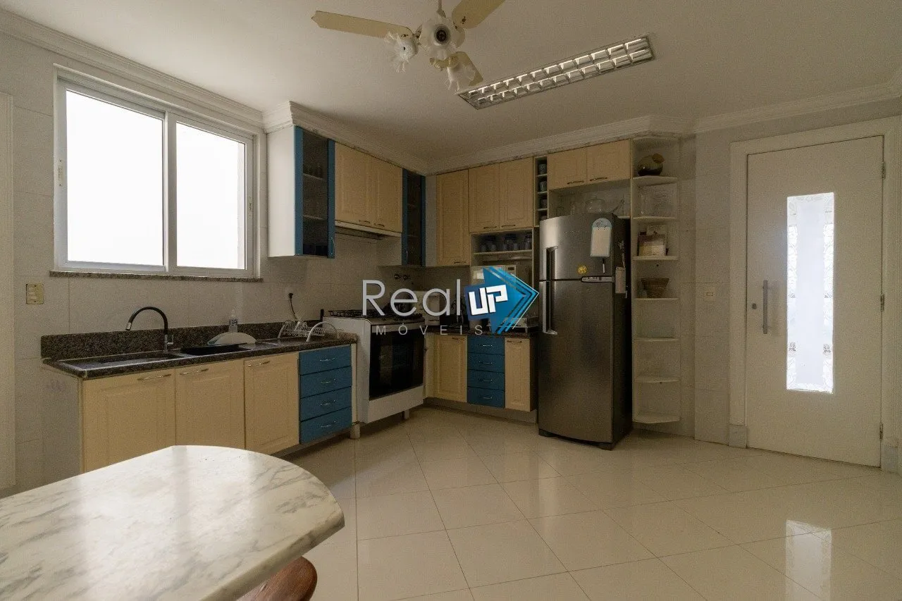 Condominium house with 5 bedrooms and 1081 m² plus laundry — photo 65