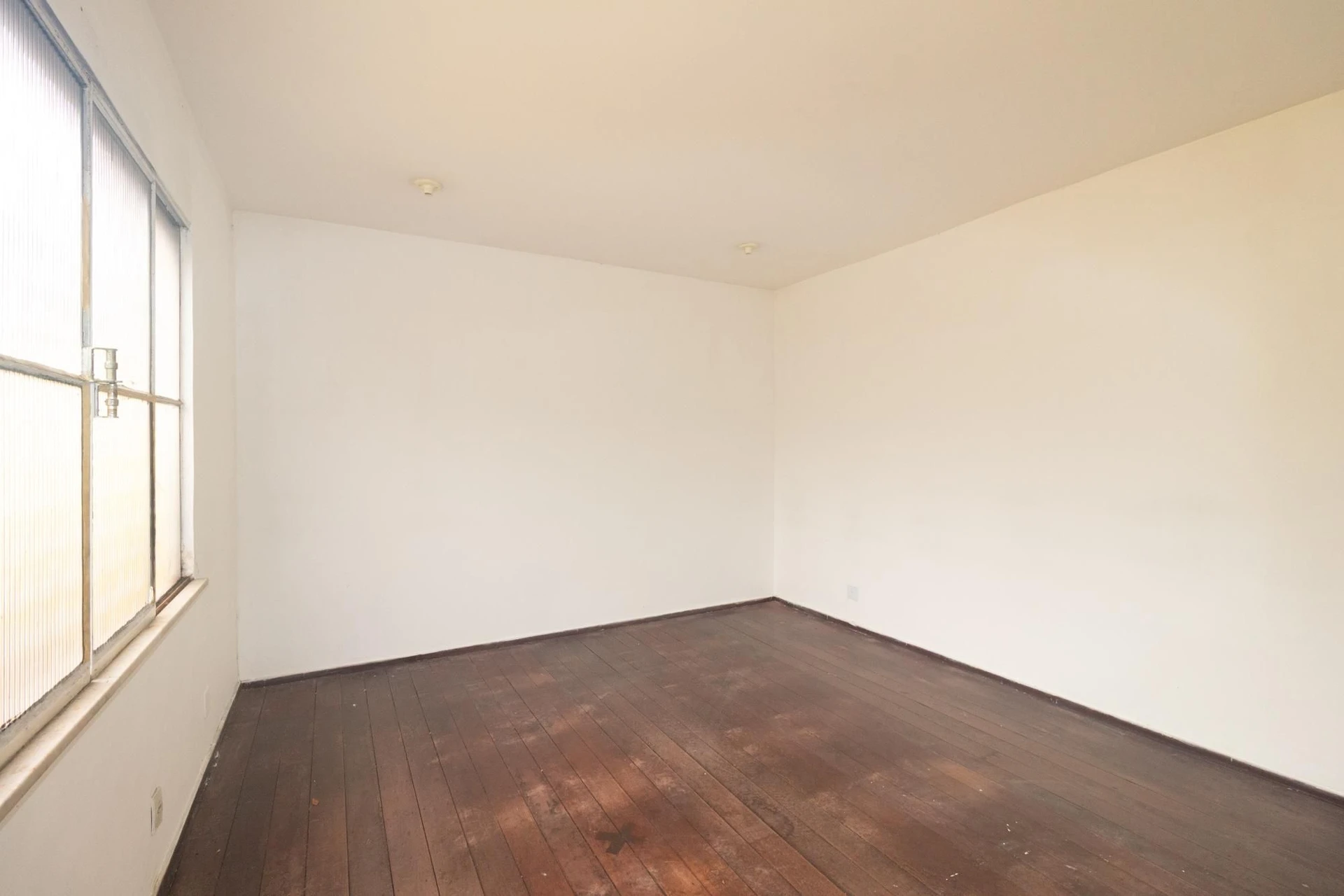 4-bedroom rental house with private garden and parking — photo 21