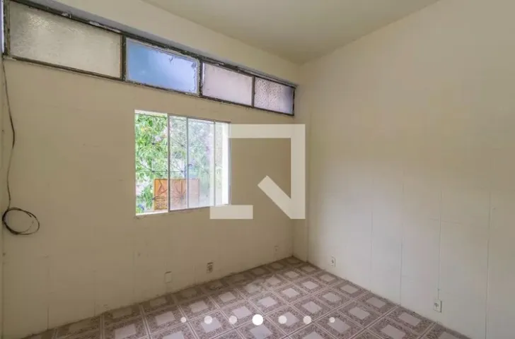 Unfurnished apartment with 2 bedrooms and 1 bathroom
