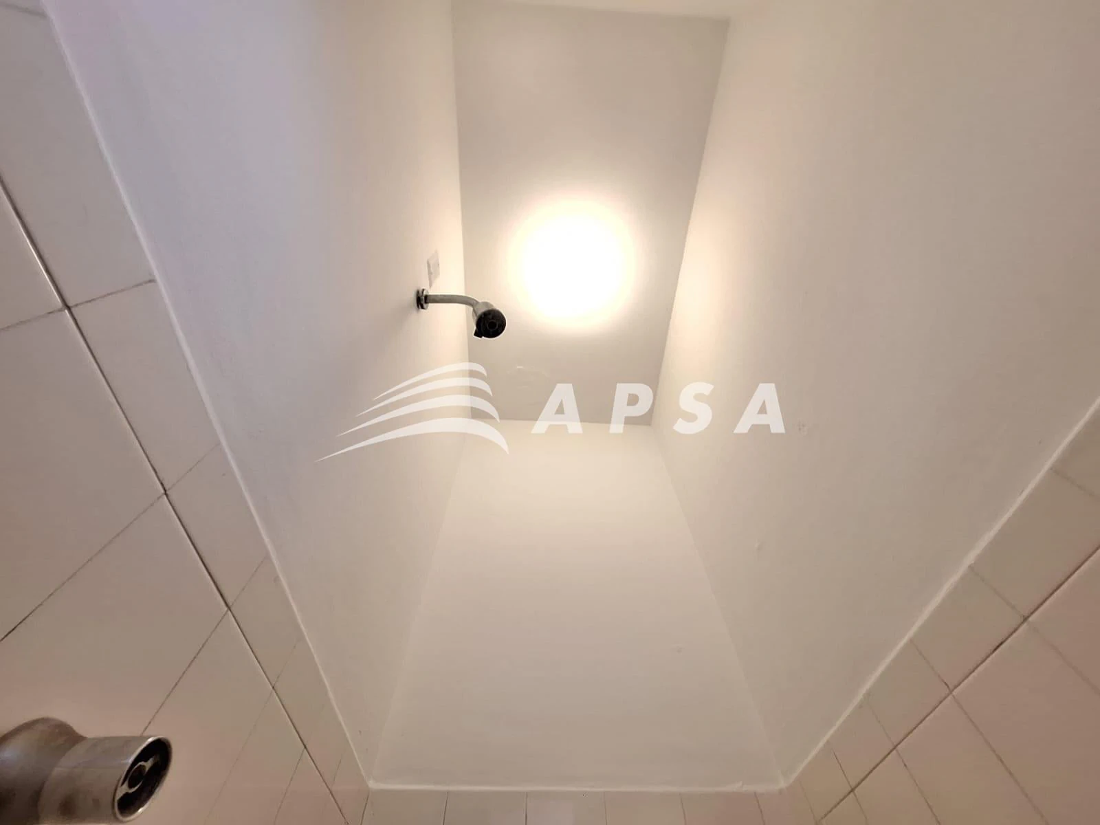 Wood or laminate floors in a one-bedroom apartment, 53 m² — photo 14