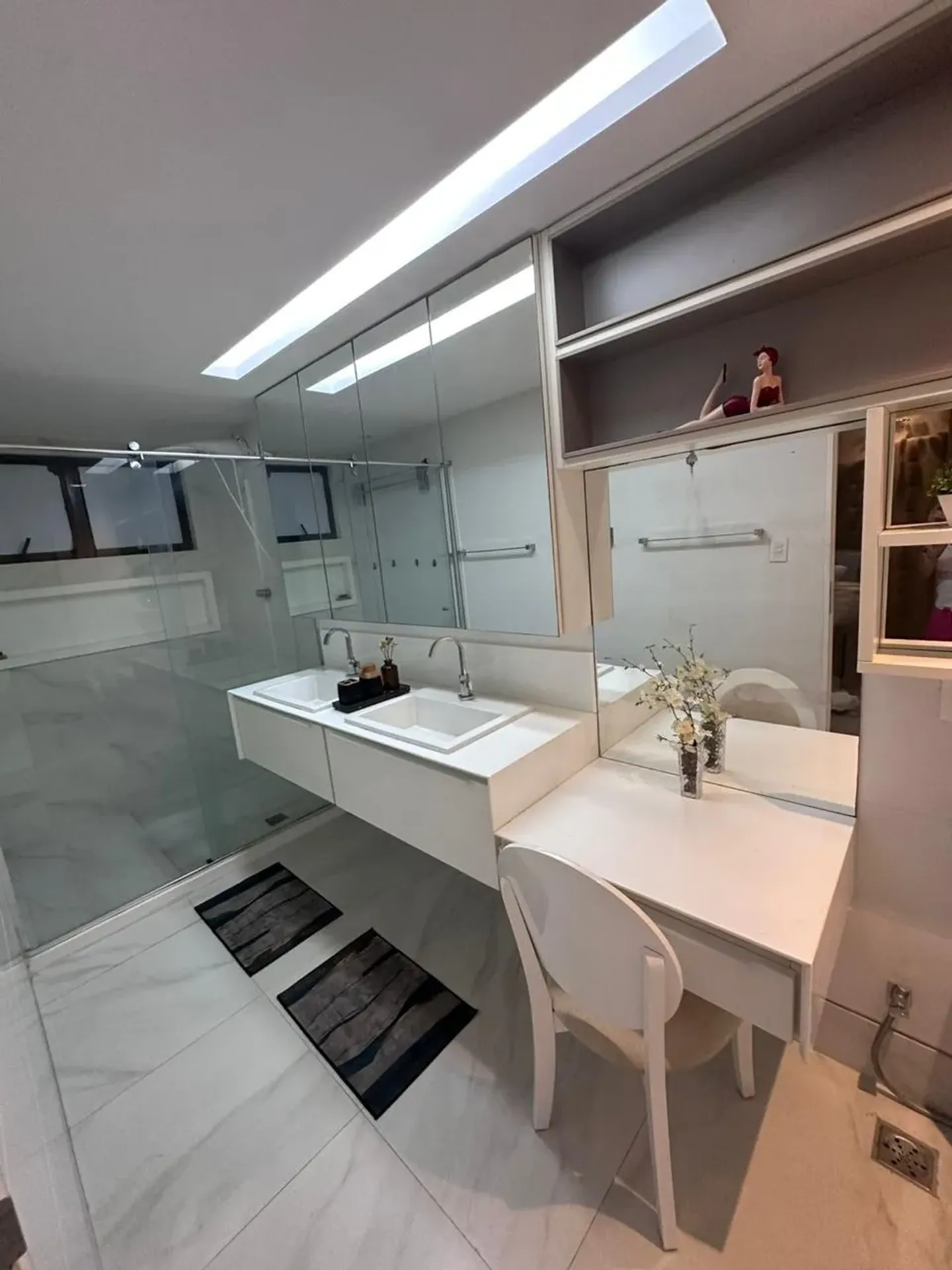 Квартира 200 м² з видом на воду та панорамними вікнами — photo 21