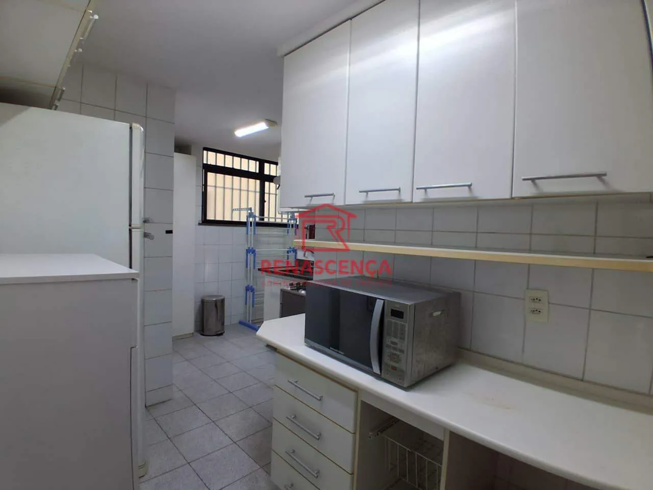 3-bedroom apartment with 3 bathrooms and a balcony — photo 24