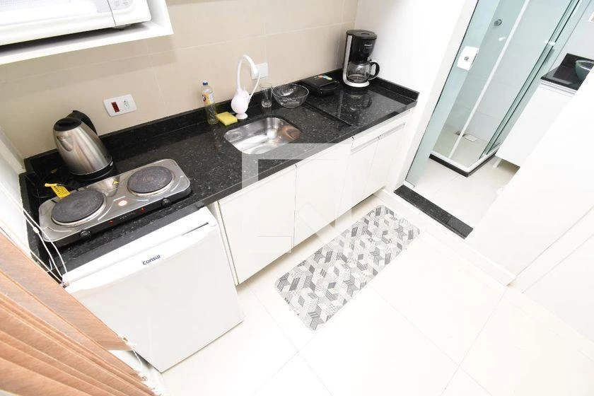 22 m² studio with air conditioning and a glass shower — photo 9