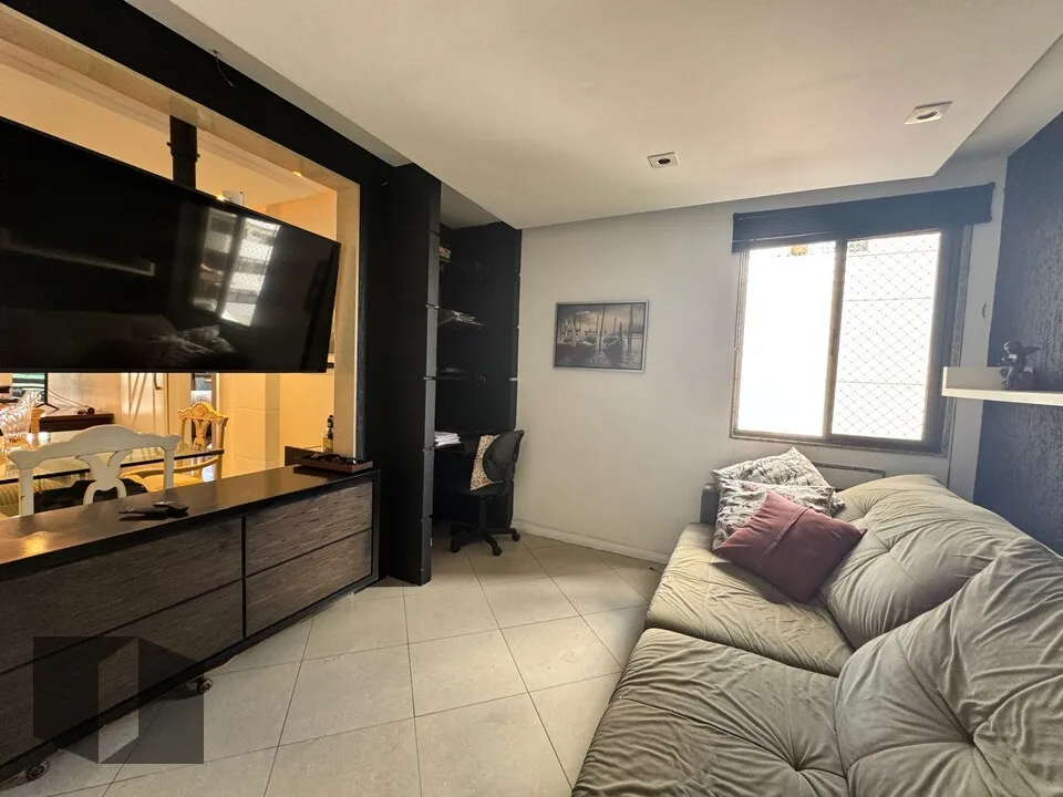 Apartment with a closed kitchen and gas stove — photo 13