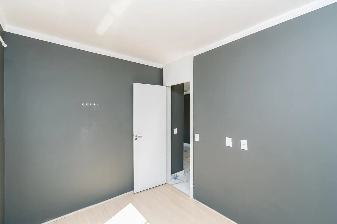 2-bedroom apartment in a building with a gym — photo 27