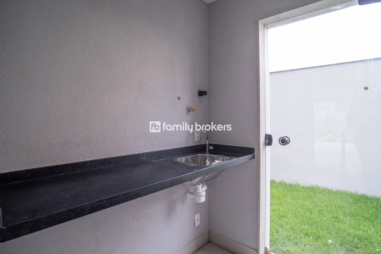 House with open-plan kitchen and 4 bedrooms, 220 m² — photo 12