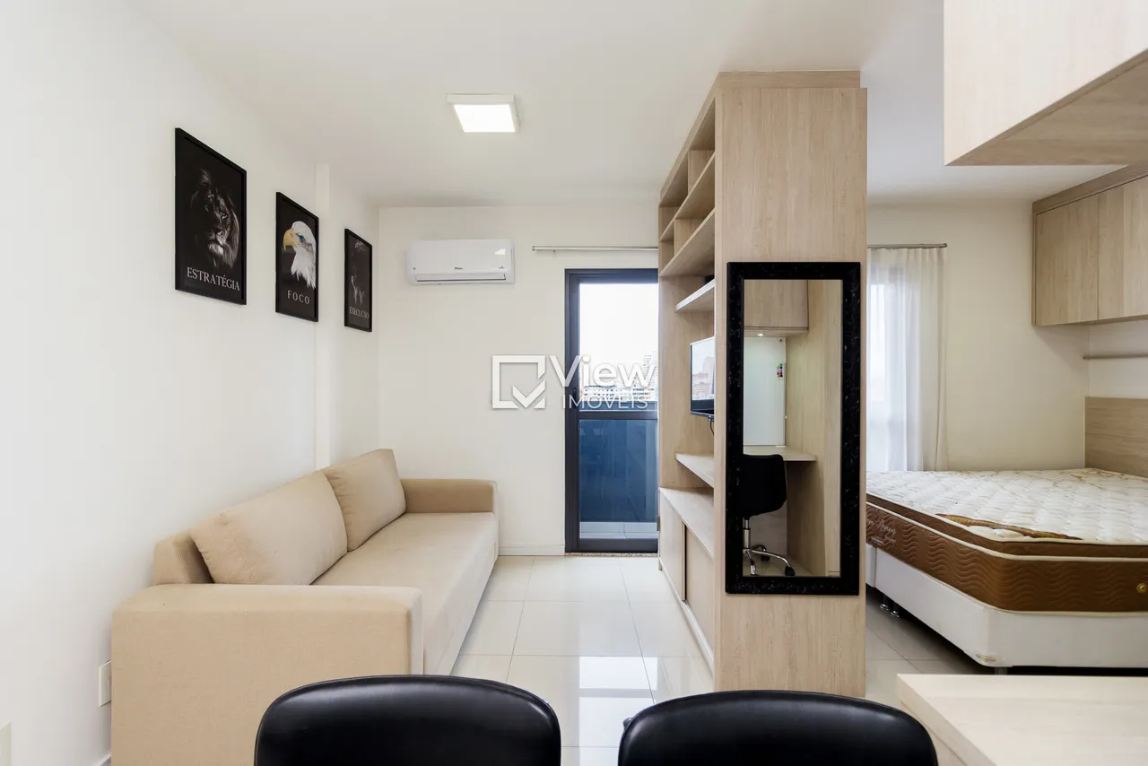 36 m² studio with an open-plan kitchen