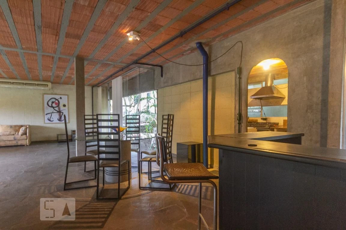 Condo house with 4 bedrooms and 400 m² — photo 40