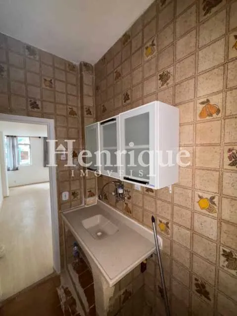 Studio, 36 m², with wood or laminate floors — photo 3