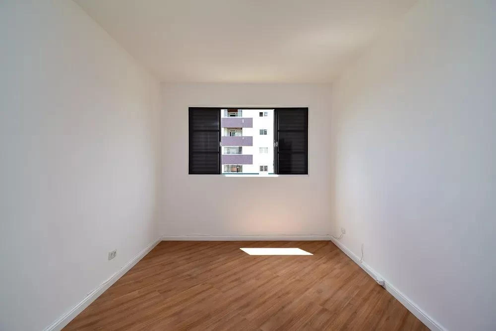 3-bedroom apartment with a bathtub in Curitiba — photo 9
