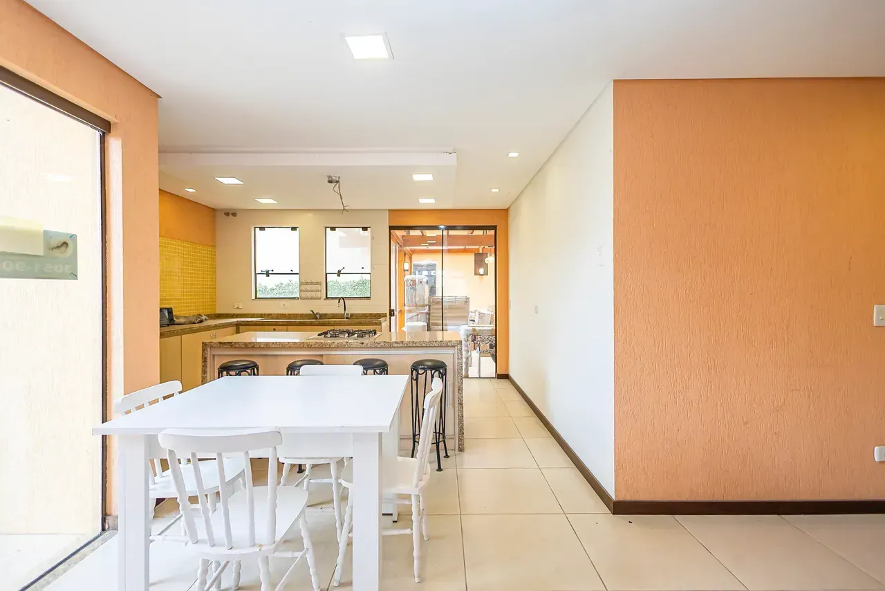 Furnished house with 5 bedrooms and 470 m² — photo 19