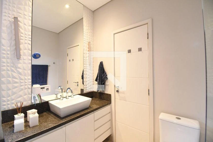 Furnished apartment, 185 m², with a bathtub — photo 38