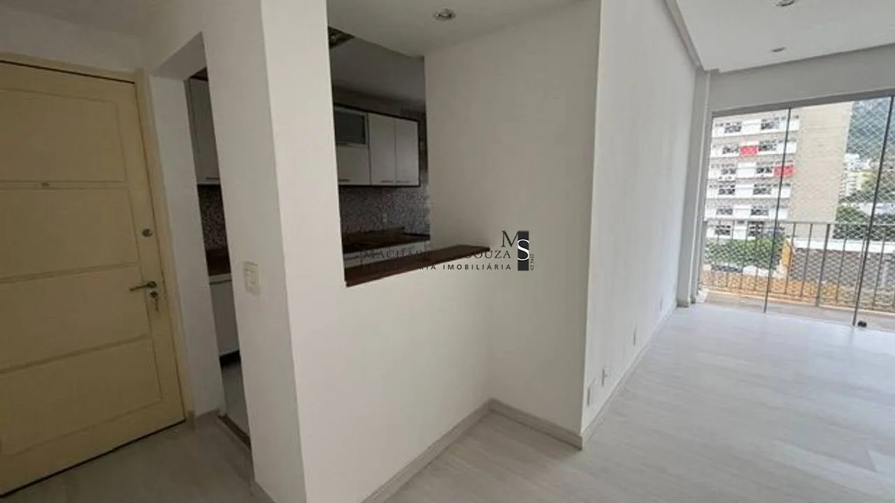Walk-in closet in a 2-bedroom apartment, 75 m² — photo 22