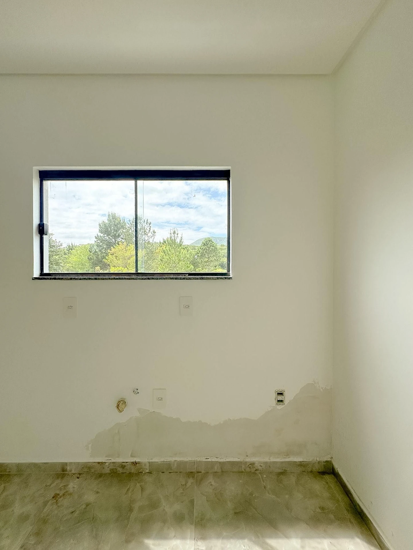 Floor-to-ceiling windows in a 3-bedroom house, 157 m² — photo 4