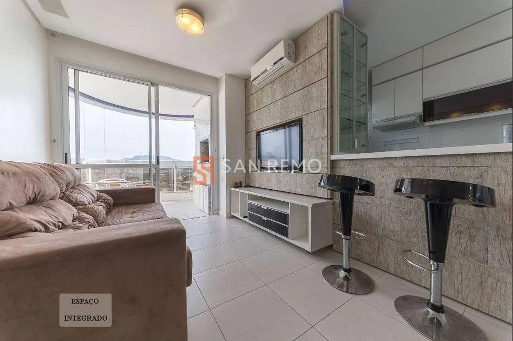 Floor-to-ceiling windows in a 2-bedroom apartment, 85 m²