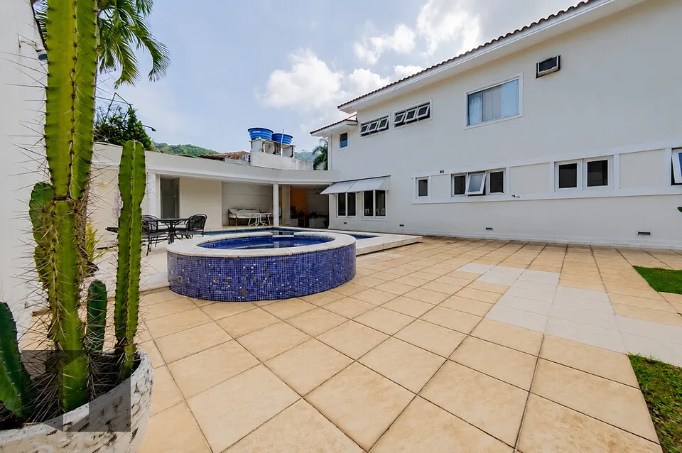 Unfurnished house with 5 bedrooms and 5 bathrooms — photo 14