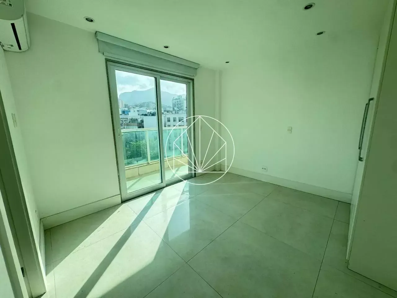 Apartment, 660 m², with a mountain view — photo 4