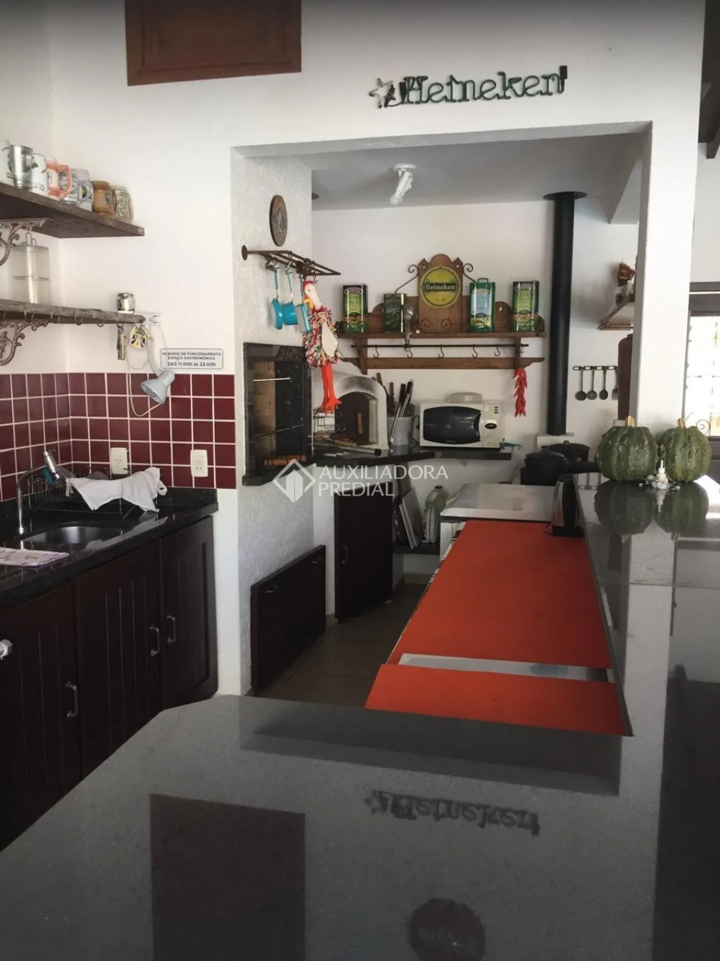 Furnished 350 m² house with an open-plan gas kitchen — photo 21