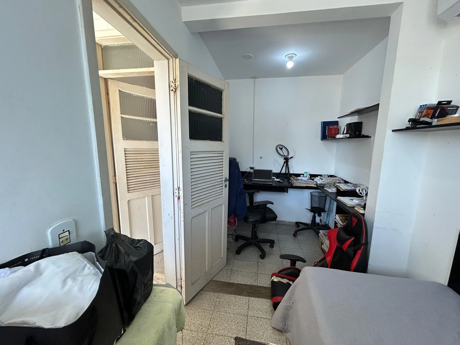 Furnished 4-bedroom rental apartment with 5 parking spaces — photo 68