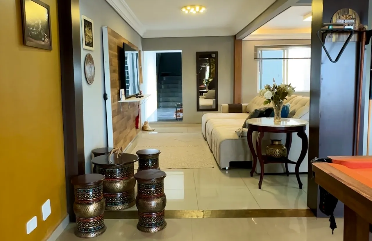 Furnished home with open-plan kitchen and 3 bedrooms — photo 8