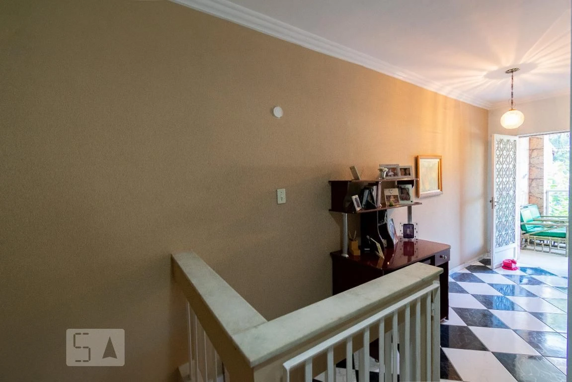 Furnished 4-bedroom house with private garden — photo 58