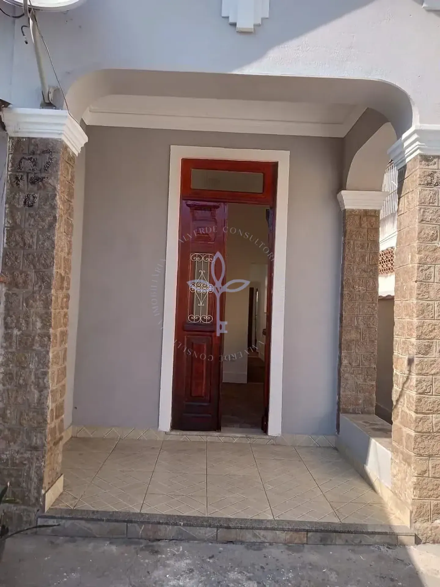 Casa com varanda e 1 vaga de estacionamento para alugar — photo 34